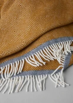 Diamond Wool Blanket | Caramel/Charcoal -Novesta Store HTQTW19 3