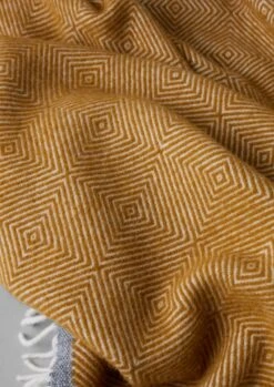 Diamond Wool Blanket | Caramel/Charcoal -Novesta Store HTQTW19 5