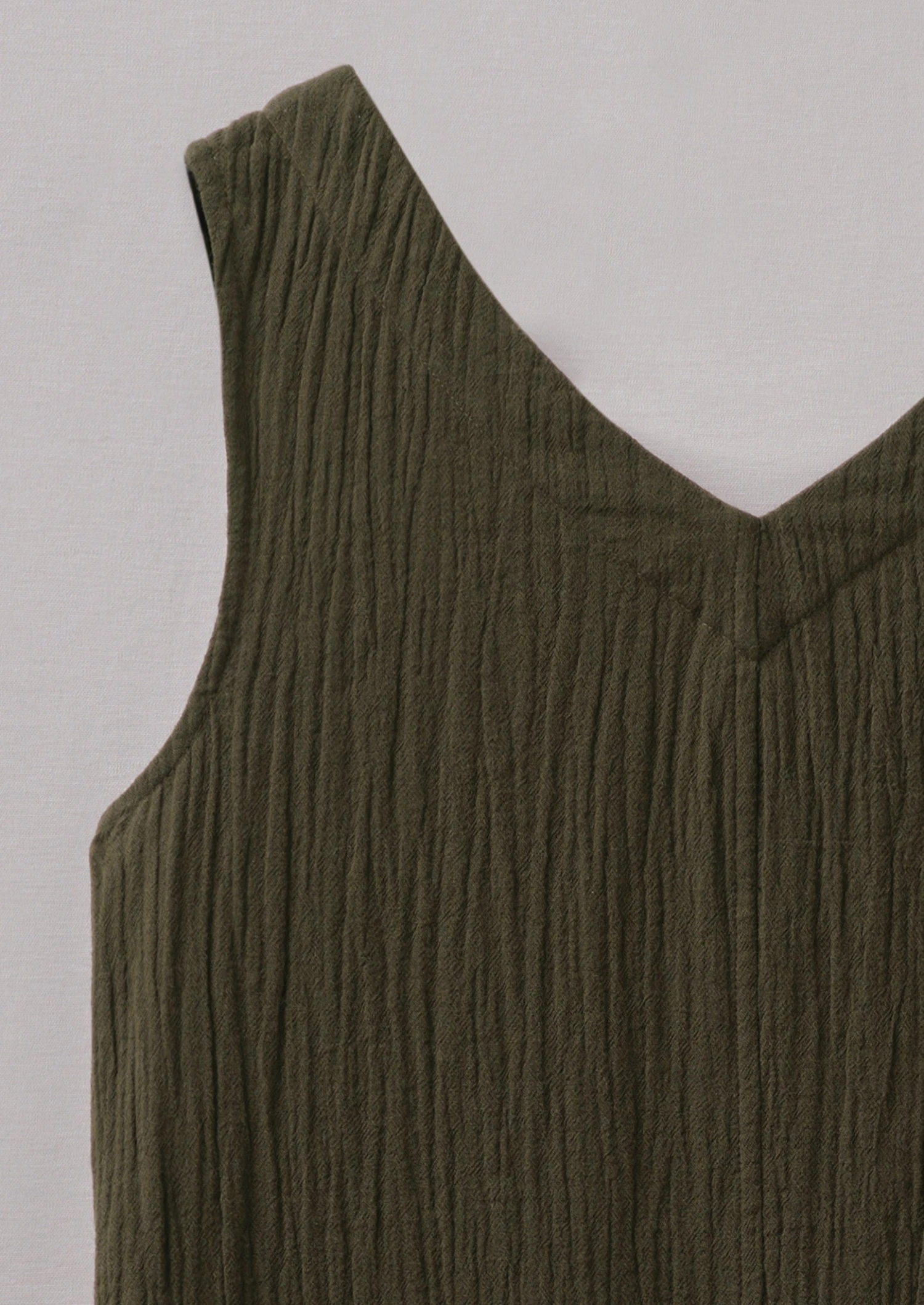 V-Neck Crinkle Cotton Dress | Darkest Olive 8 V-Neck Crinkle Cotton Dress | Darkest Olive - Image 6