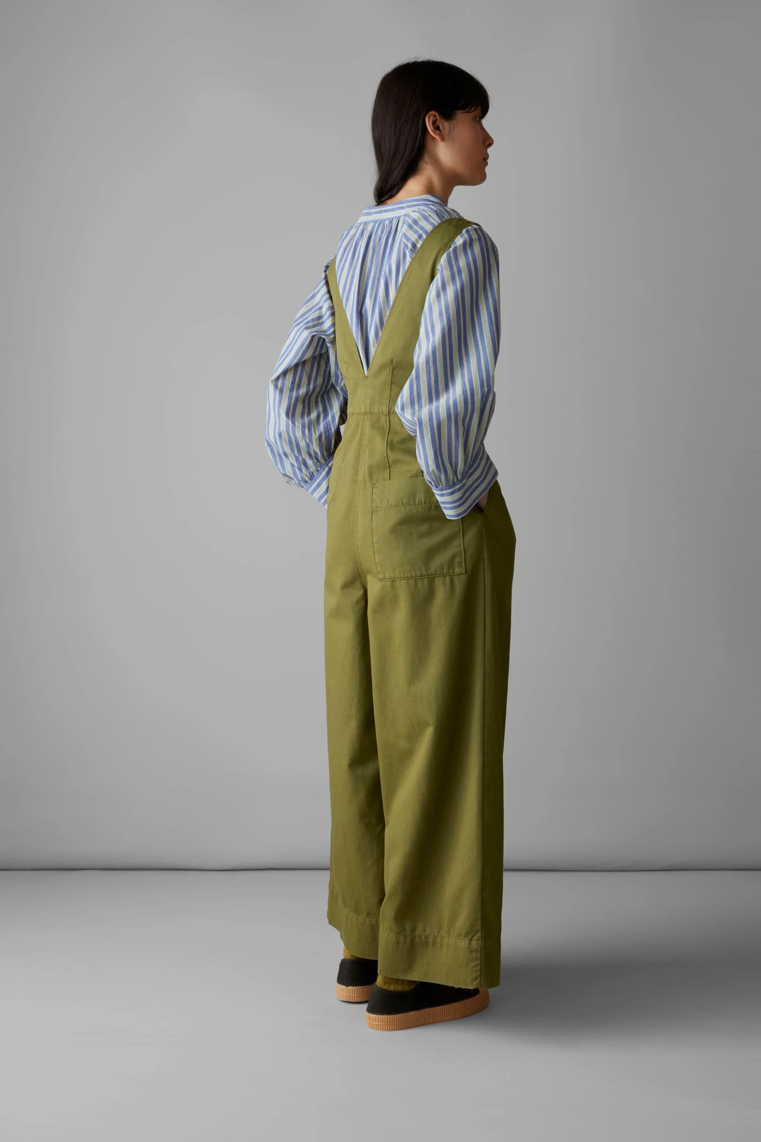 V-Neck Cotton Linen Twill Jumpsuit | Linden 7 V-Neck Cotton Linen Twill Jumpsuit | Linden - Image 5