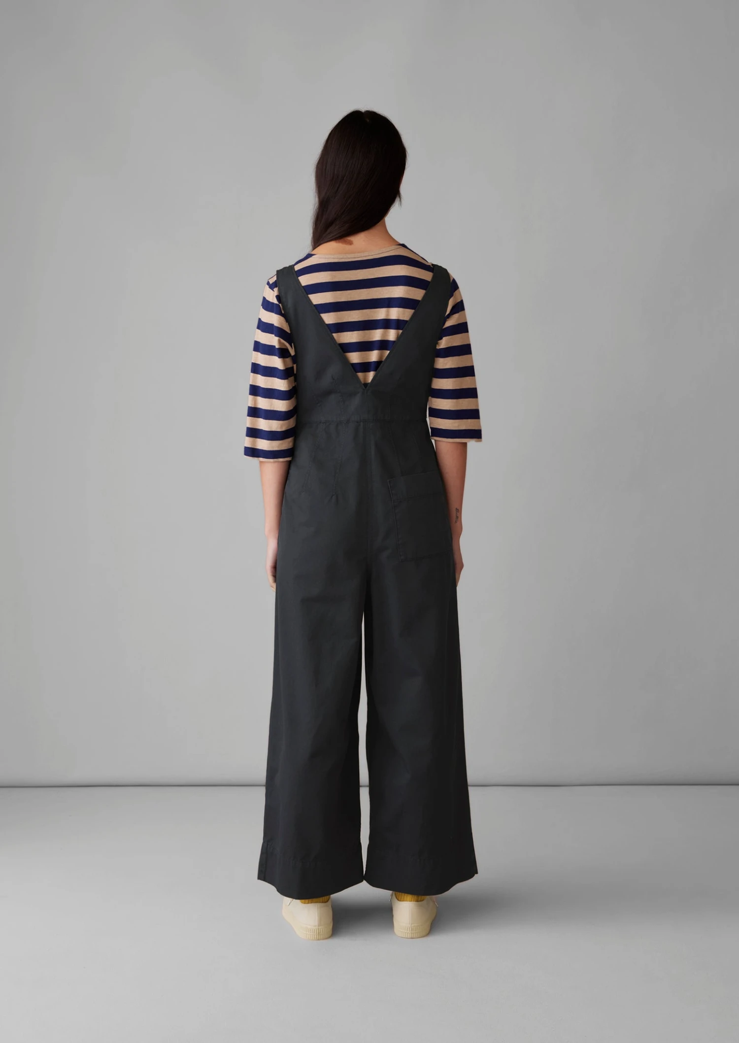 V-Neck Cotton Linen Twill Jumpsuit | Slate 5 V-Neck Cotton Linen Twill Jumpsuit | Slate - Image 4