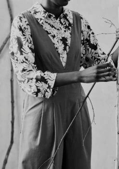 V-Neck Cotton Linen Twill Jumpsuit | Linden 9 V-Neck Cotton Linen Twill Jumpsuit | Linden -Novesta Store WAOUS11 7