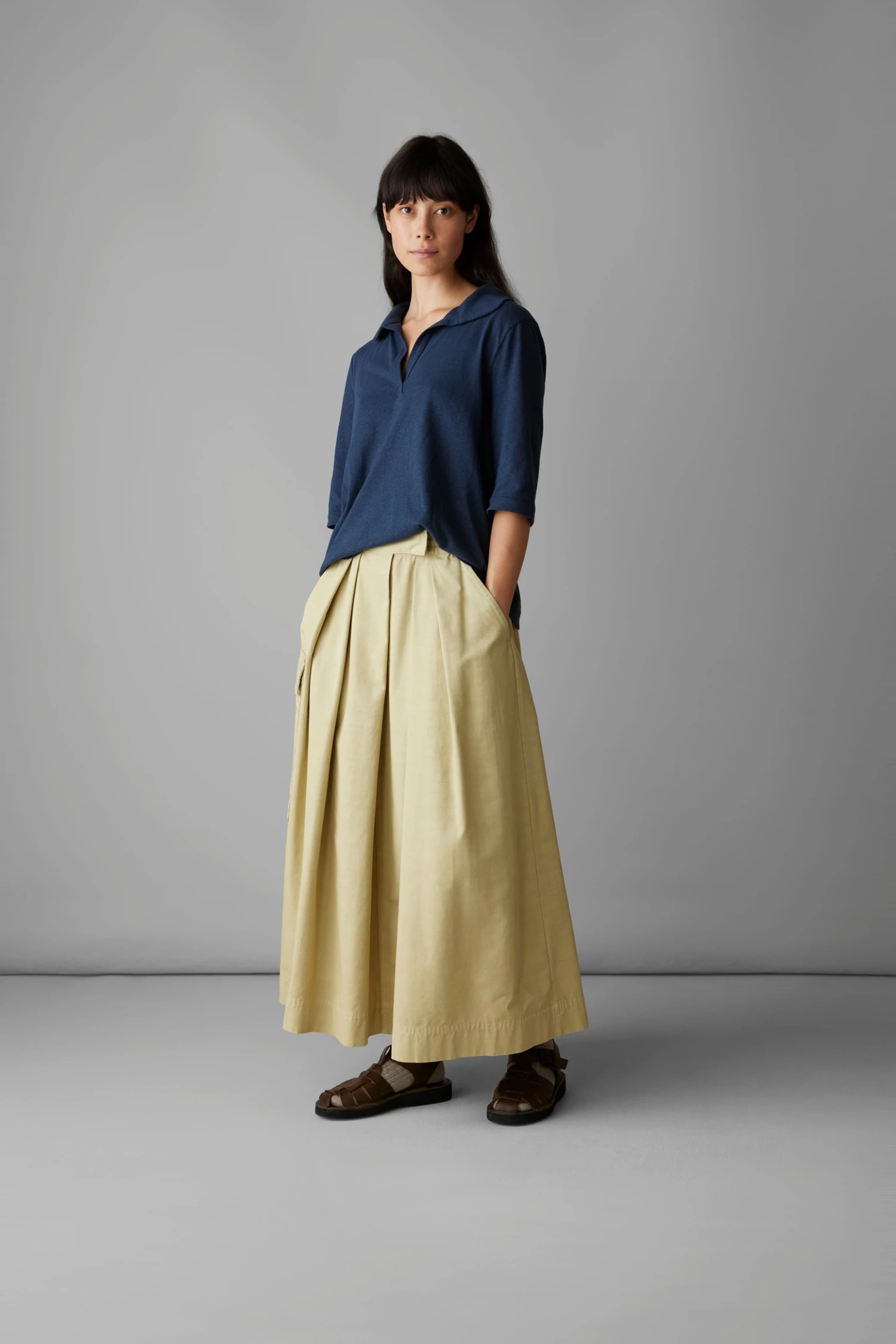 Round Collar Cotton Hemp Tee | Liquorice 5 Round Collar Cotton Hemp Tee | Liquorice - Image 3