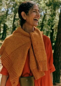 V-Neck Alpaca Blend Cardigan | Butternut Melange -Novesta Store WKNUS17 9